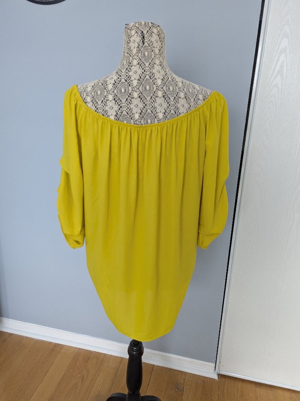 Joseph Ribkoff blouse - Picture 3 of 6